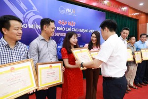 VNU   Gap mat truyen thong cac don vi (44)