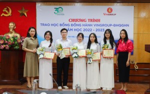 VNU   Hoc bong Dong hanh cung VinGroup (18)