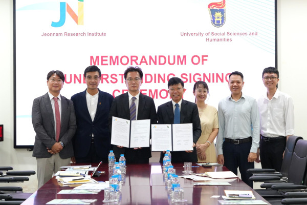 Hợp tác trong khoa học lưu trữ giữa Trường ĐH KHXH&NV và Viện nghiên cứu Jeonnam