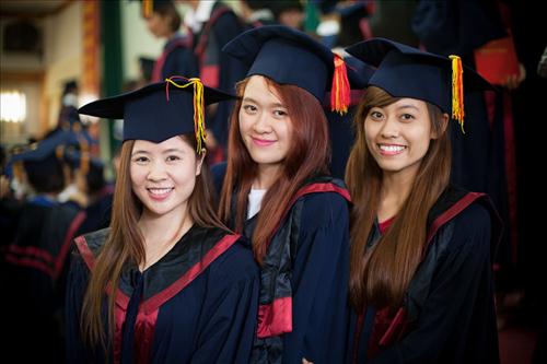 Cơ hội làm việc trong các môi trường tư nhân và yêu cầu đào tạo kỹ năng mềm đối với sinh viên Trường Đại học Khoa học Xã hội và Nhân văn