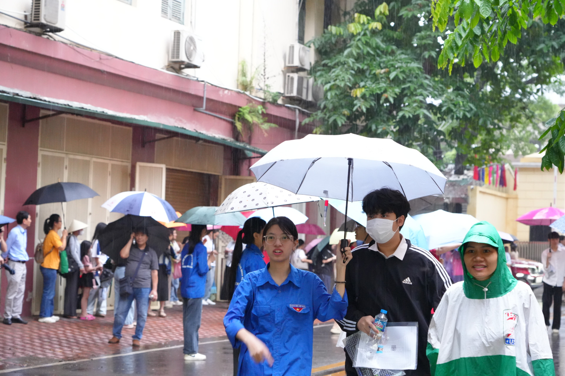 Thi vao 10 THPT Chuyen (15)